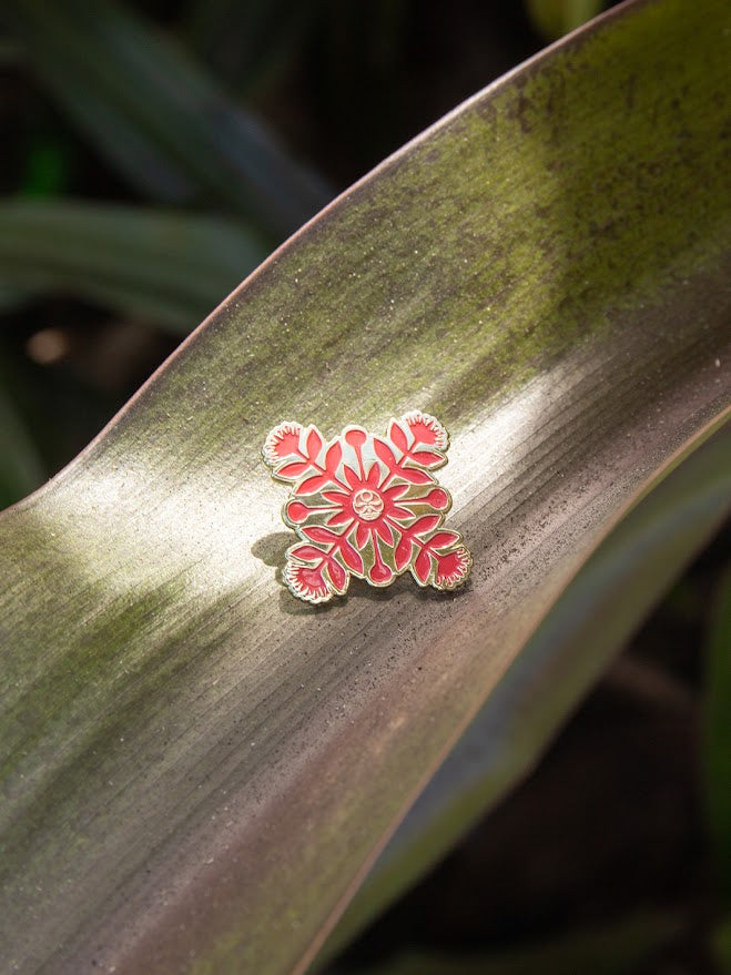 HIC LEHUA QUILT ENAMEL PIN - RED