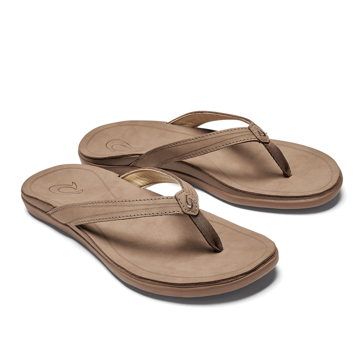 OLUKAI 'AUKAI WOMENS SANDAL - TAN