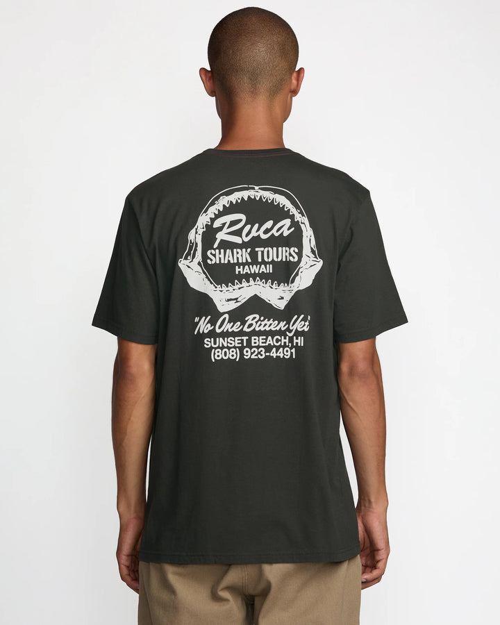 RVCA SHARK TOURS TEE - BLACK (PTK)