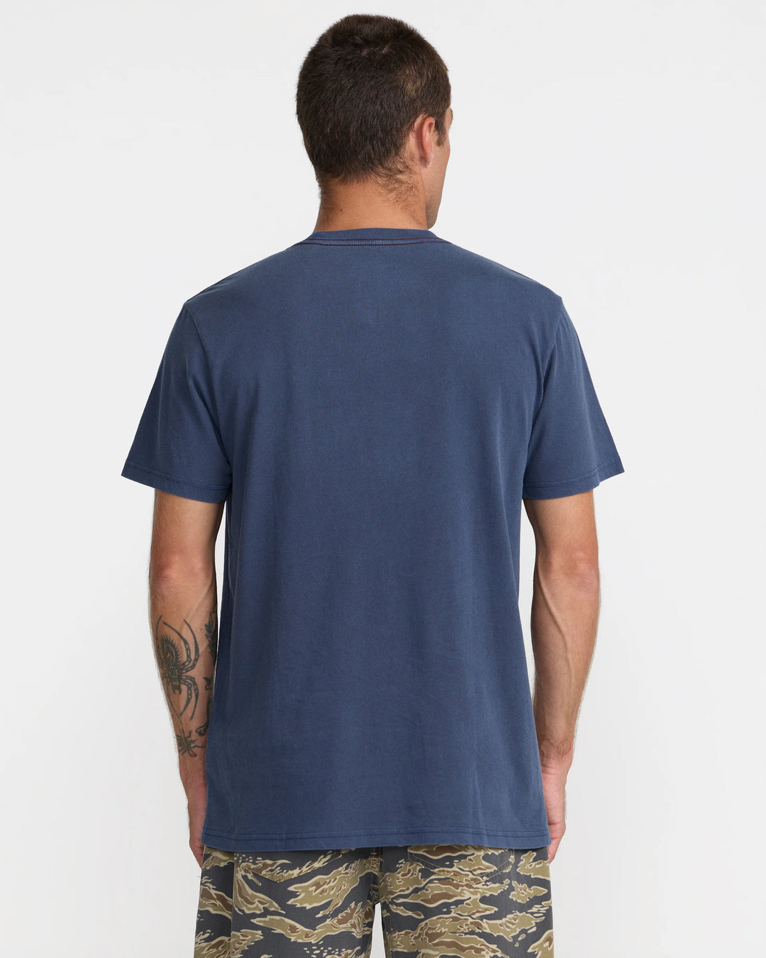 RVCA ISLAND HEX POCKET TEE - MOODY BLUE (MBL)