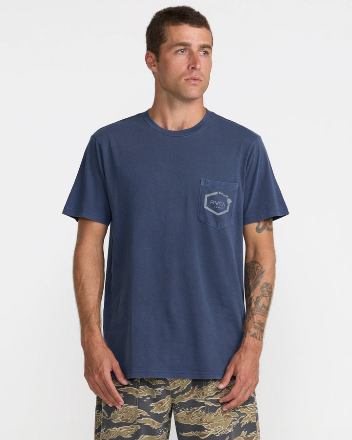 RVCA ISLAND HEX POCKET TEE - MOODY BLUE (MBL)