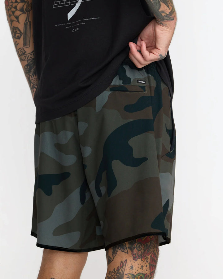 RVCA YOGGER STRETCH CONTRAST 17" SHORT - GREEN CAMO (GNR6)