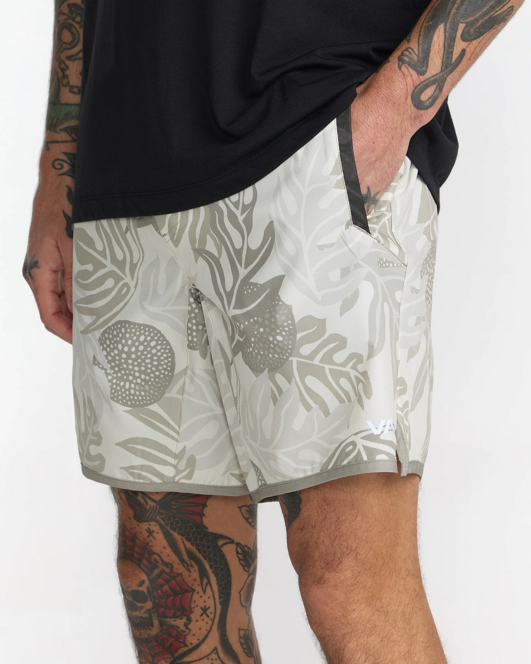 RVCA YOGGER STRETCH CONTRAST 17 SHORT - LIGHT KHAKI (ULU PRINT - LKH)
