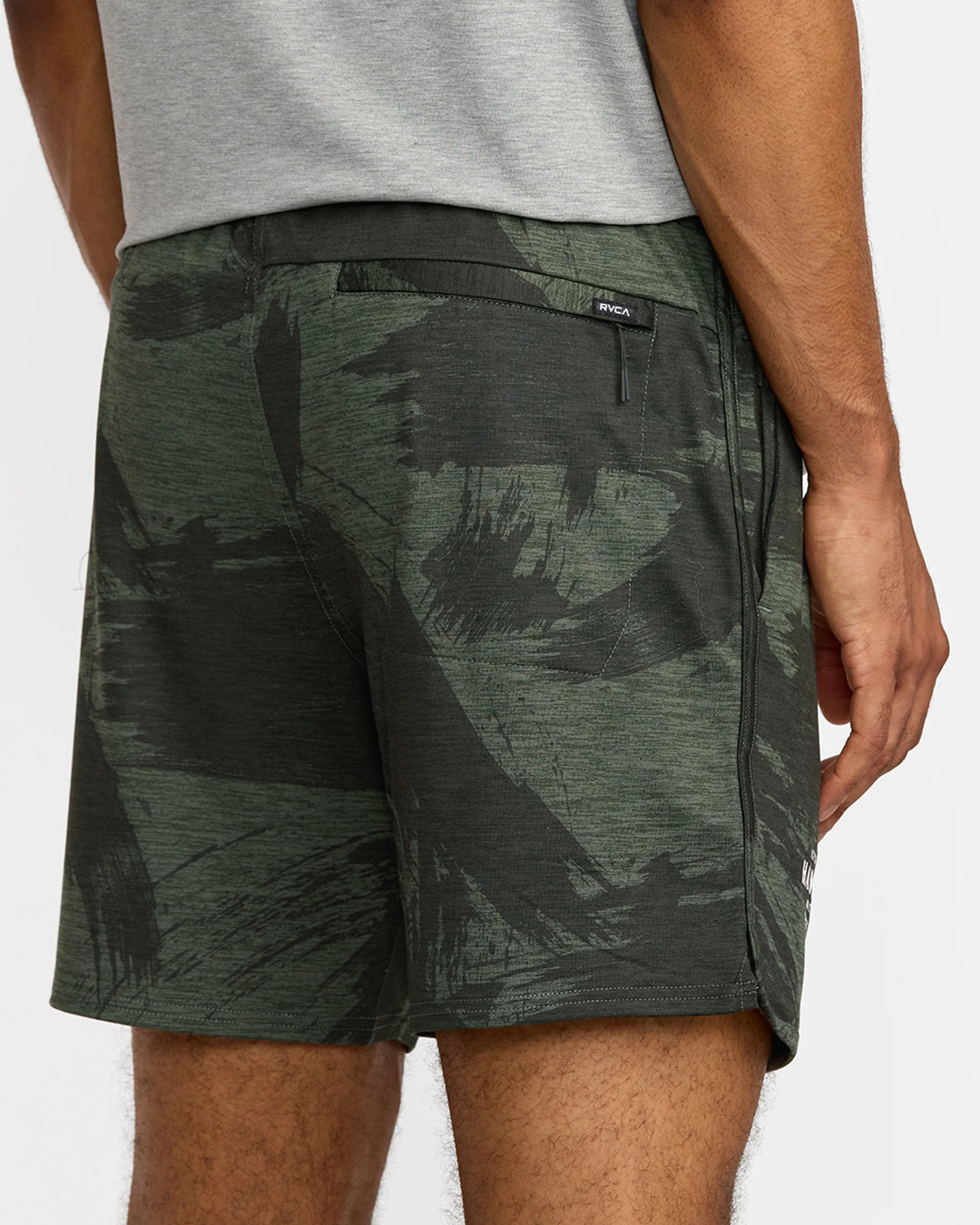 RVCA HAWAII YOGGER STRETCH 17" SHORTS - ISLAND CAMO