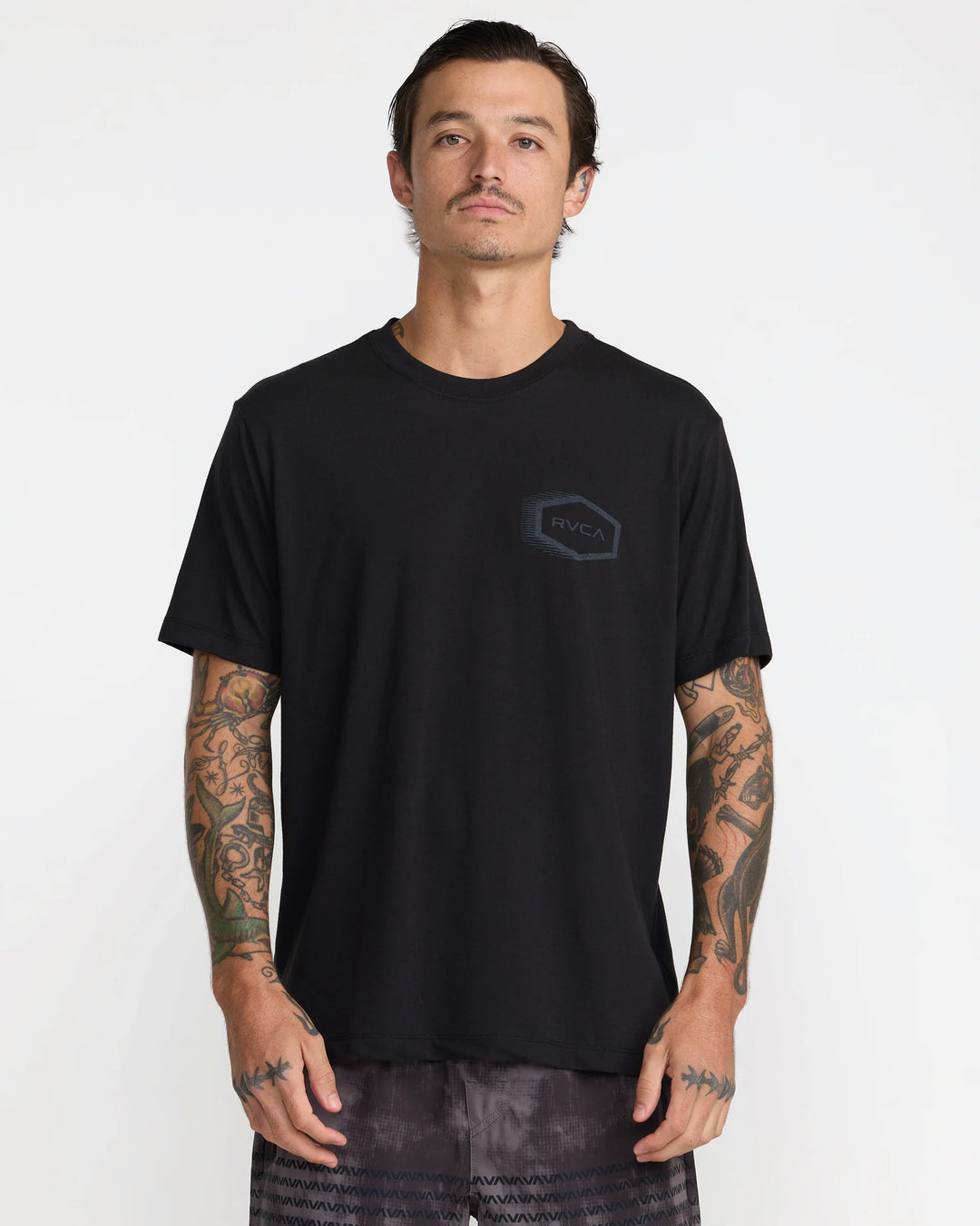 RVCA TECH HEX TEE - BLACK