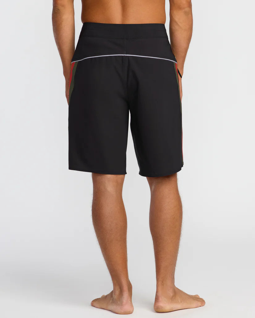 BILLABONG STRADDIE PRO HI BOARDSHORT - RASTA