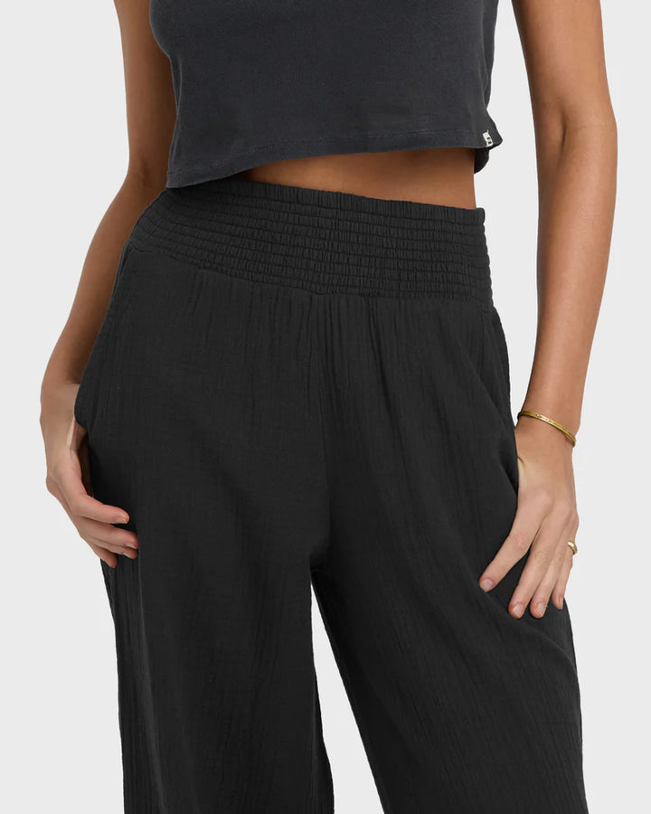 BILLABONG NEW WAVES GAUZE ELASTIC PANT - BLACK