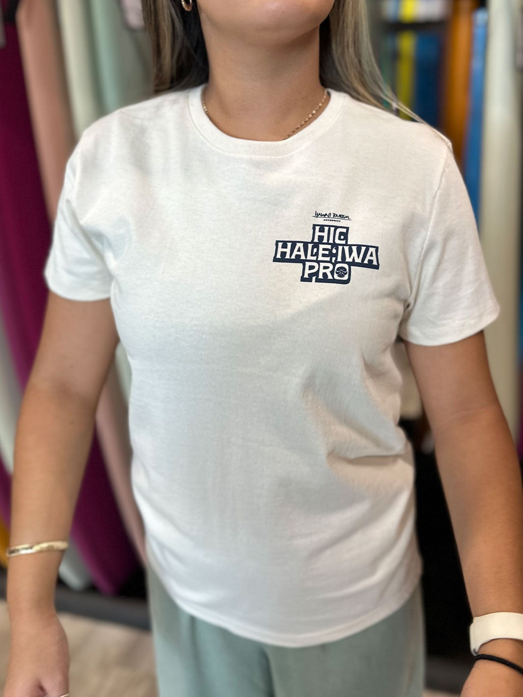HIC HALEIWA PRO 2025 WOMENS TEE - NATURAL
