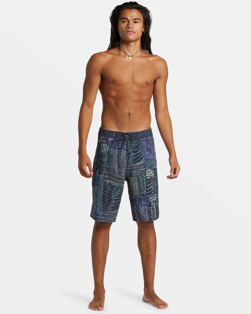 QUIKSILVER SURFSILK HAWAII TROPICS 21" BOARDSHORTS - BLUE