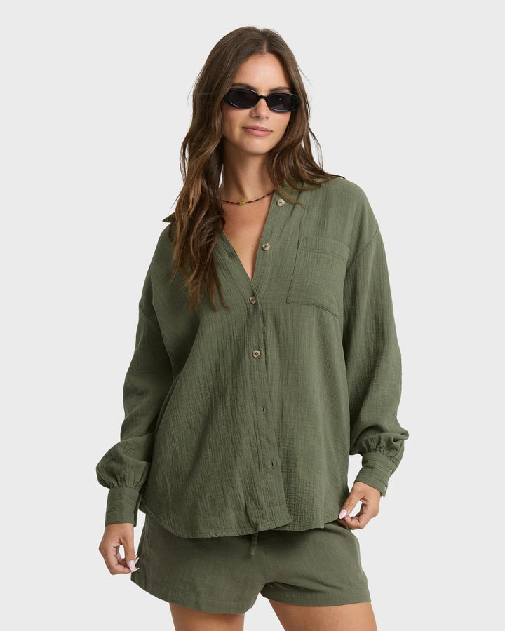 BILLABONG WANDERER SOLID LONG SLEEVE WOVEN TOP - CANTEEN (CQP0)