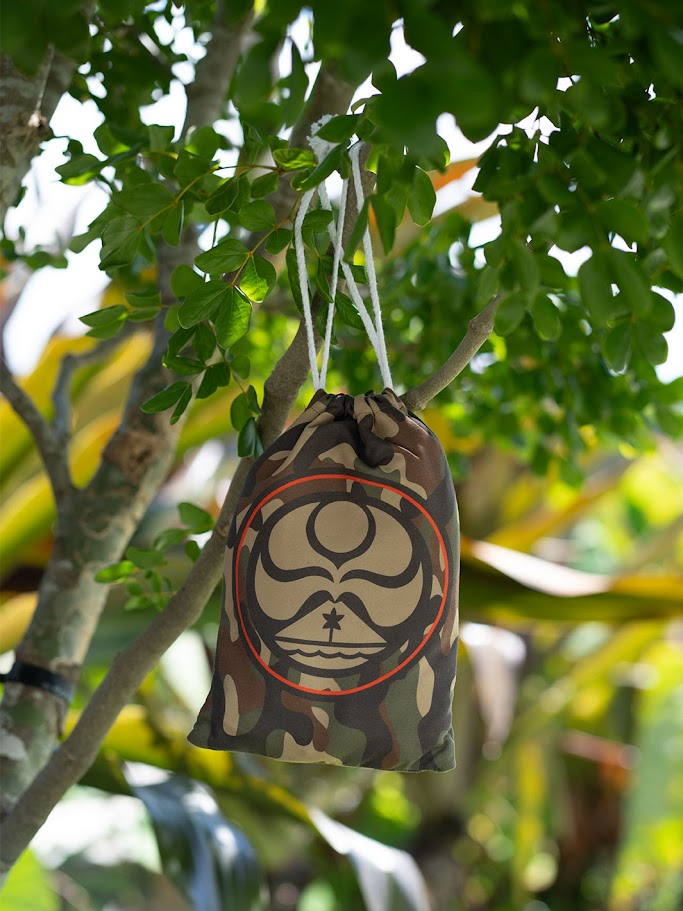 HIC CAMO DOT CAR SEAT TOWEL