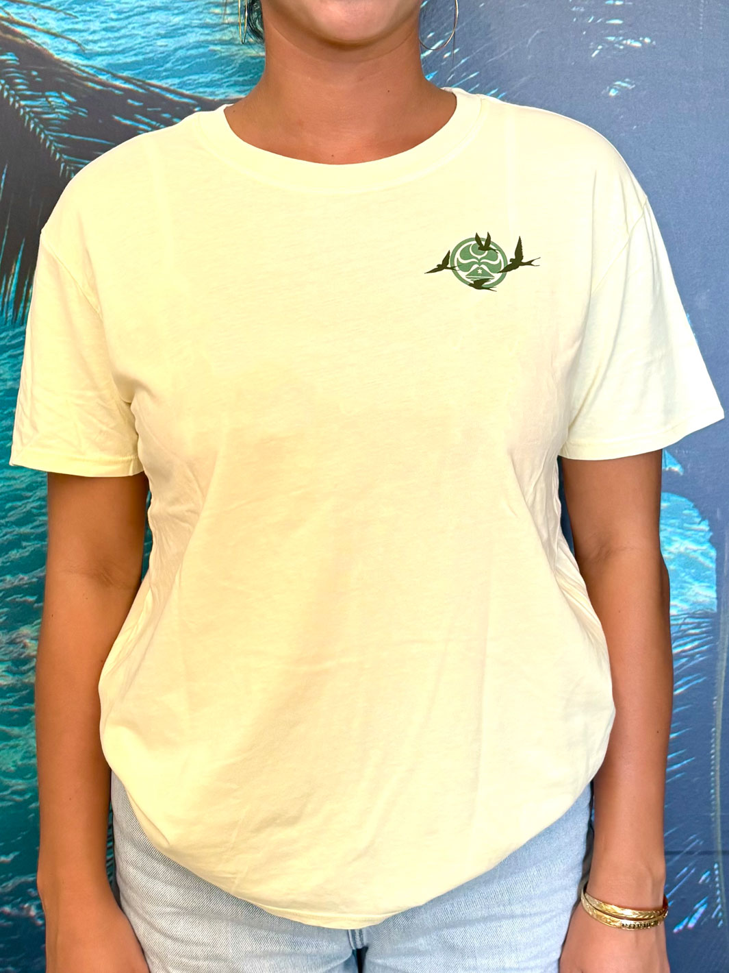HIC ALAE ULA WETLANDS BOYFRIEND WOMENS TEE - MELLOW YELLOW