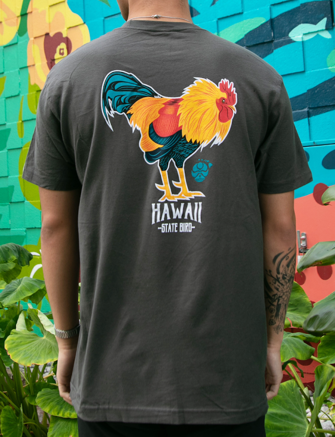 HIC HAWAII STATE ROOSTER TEE - CHARCOAL