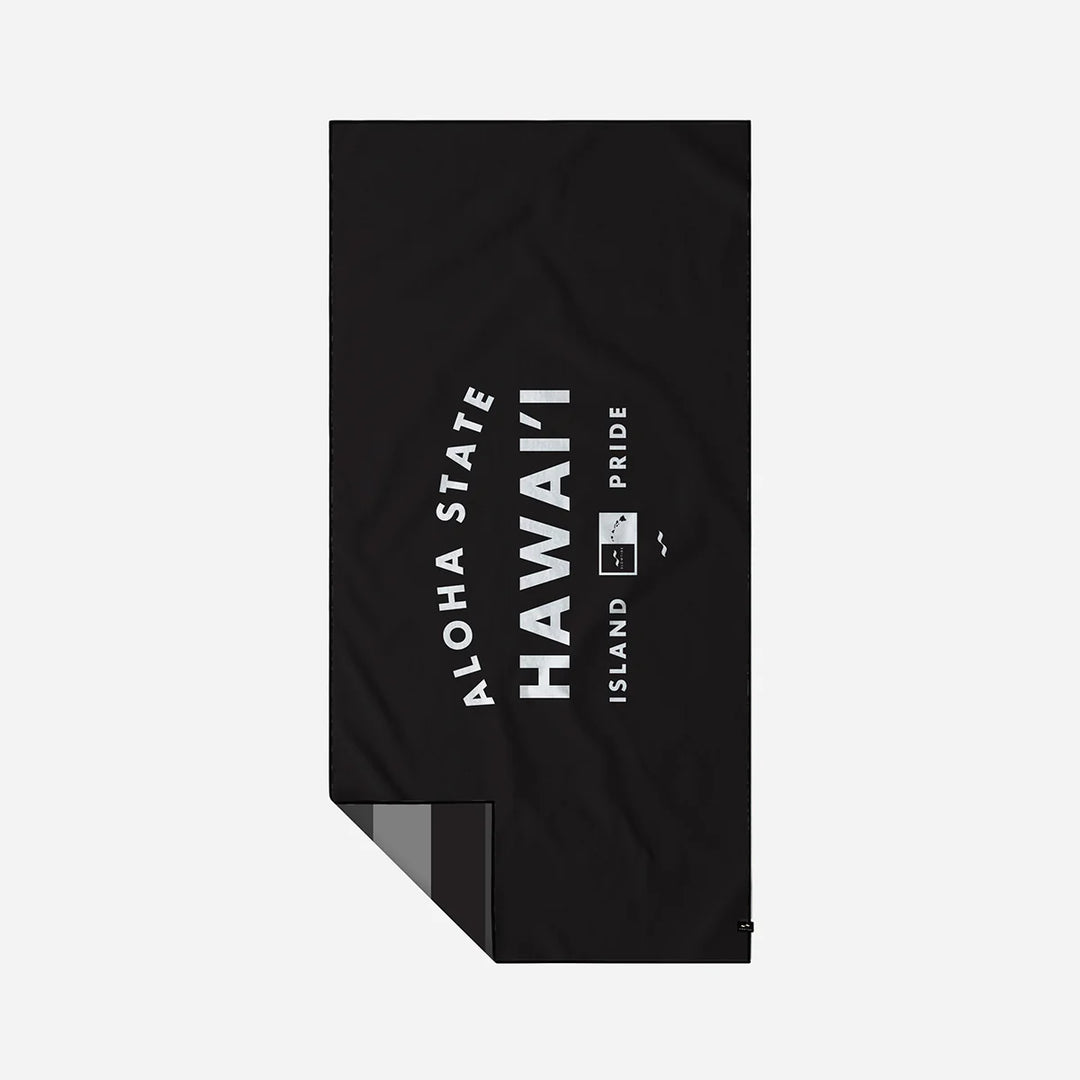 SLOWTIDE HAWAII FLAG PERFORMANCE TOWEL - BLACK