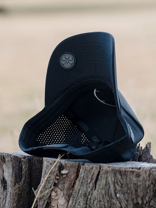 HIC HAWAII PERFORMANCE TRUCKER - BLACK