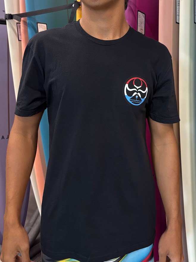 HIC ISLAND FLAG TEE - BLACK