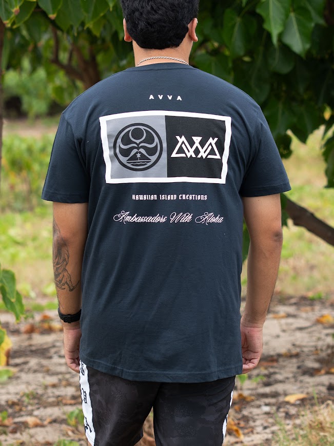 AVVA X HIC ISLAND BOX TEE - NAVY