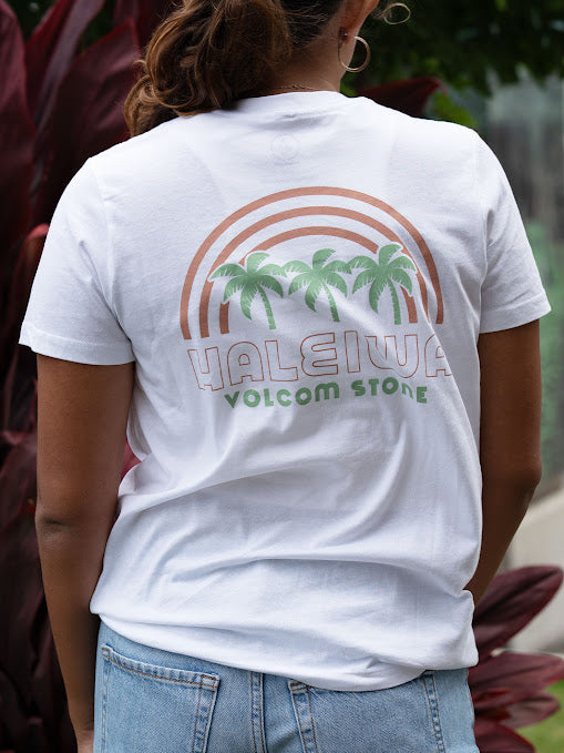 VOLCOM HALEIWA RAINBOW BF WOMENS TEE - WHITE