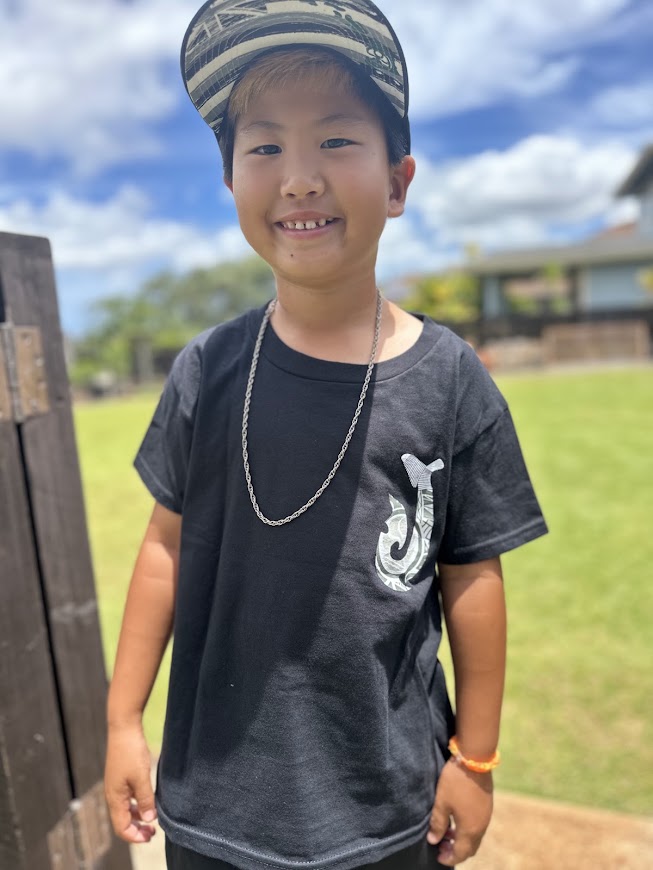 HIC KAILUA HOOK YOUTH TEE - BLACK