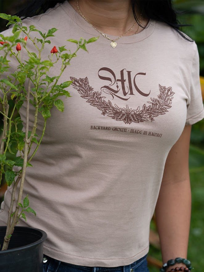 HIC NIOI TOURIST WOMENS TEE - ICED COFFEE