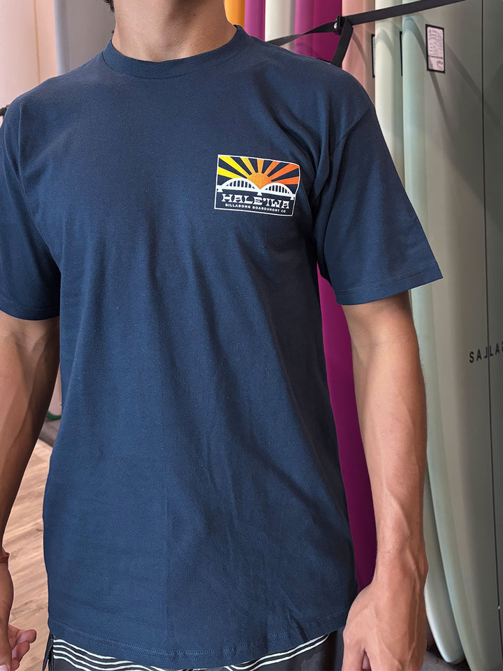 BILLABONG HALEIWA RISING SUN TEE - NAVY