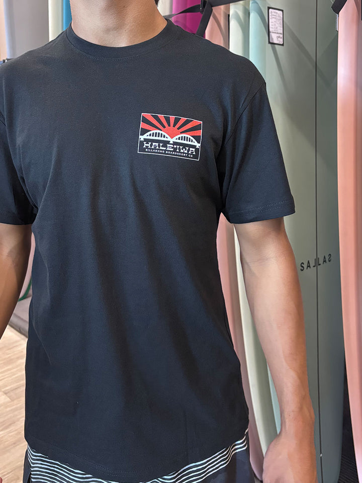 BILLABONG HALEIWA RISING SUN TEE - BLACK
