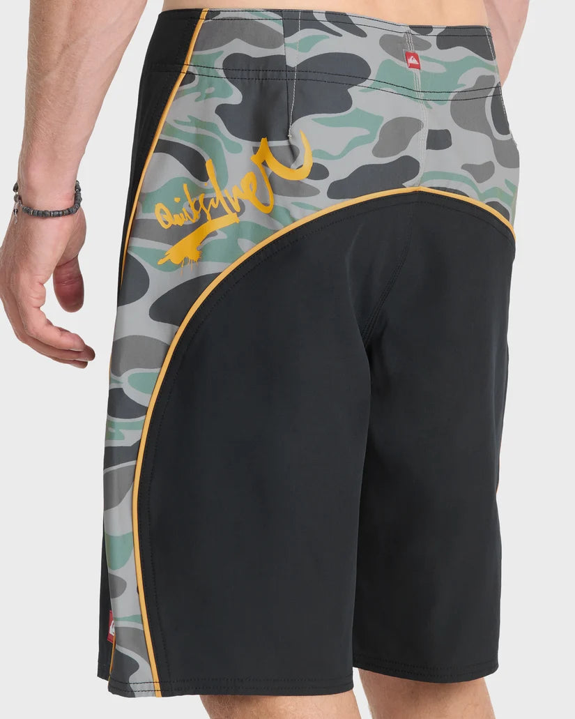QUIKSILVER YOUNG GUNS NOMAD PRINT 21" BOARDSHORT - ANTHRACITE