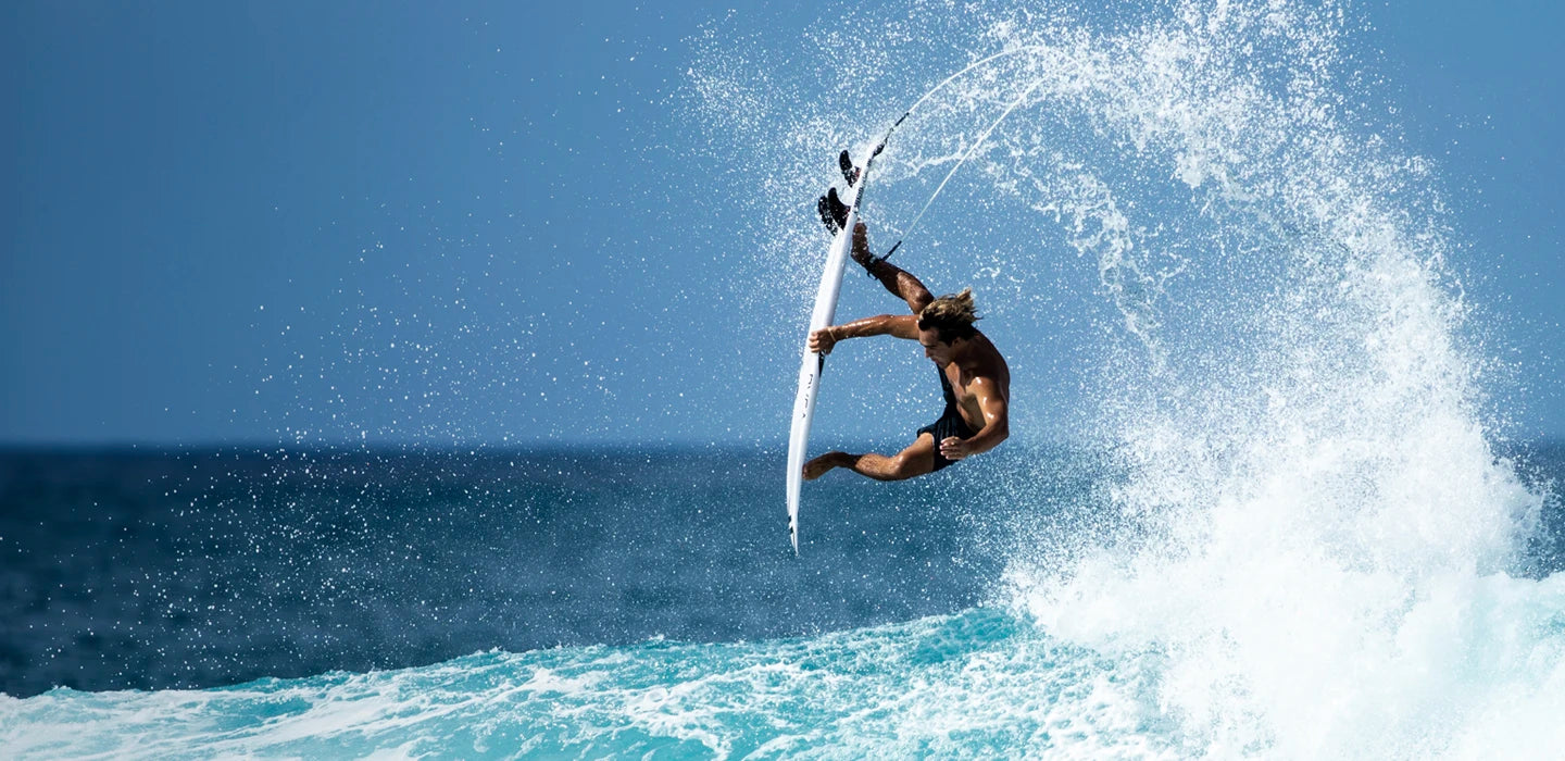 Barron Mamiya flying high above the lip.