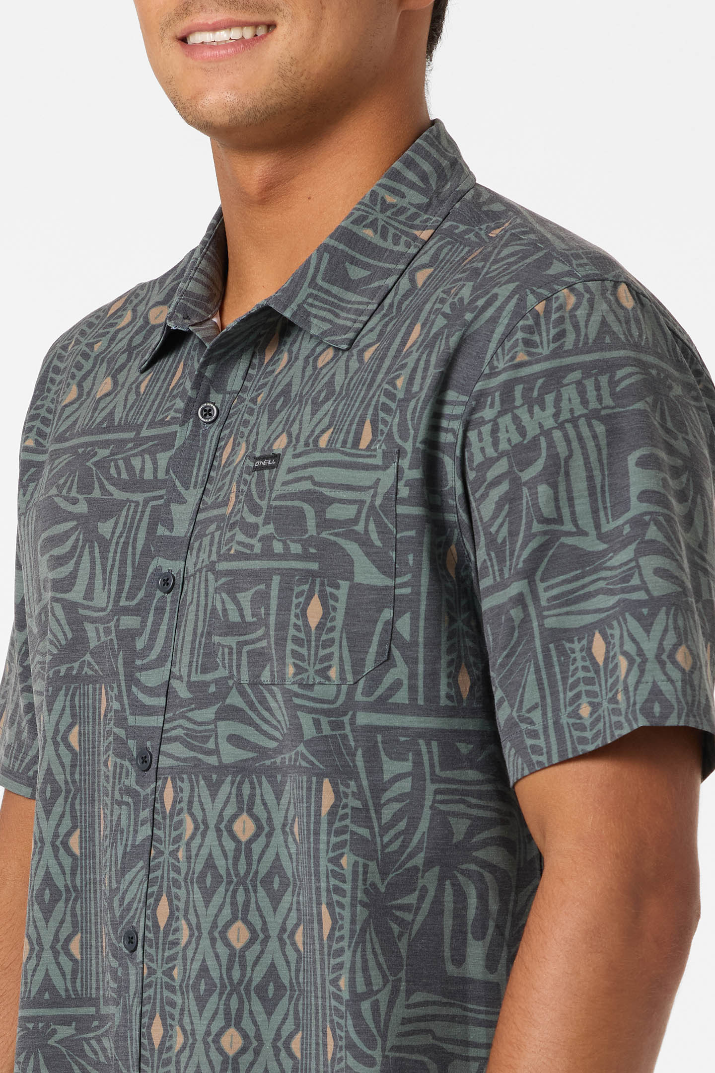 O'NEILL TRVLR UPF TRAVERSE HAWAII BUTTON DOWN WOVEN SHIRT - DARK