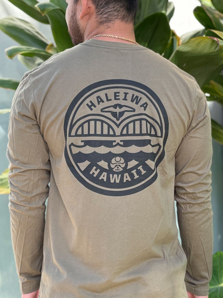 HIC HALEIWA BRIDGE BADGE LONG SLEEVE TEE - MILITARY GREEN