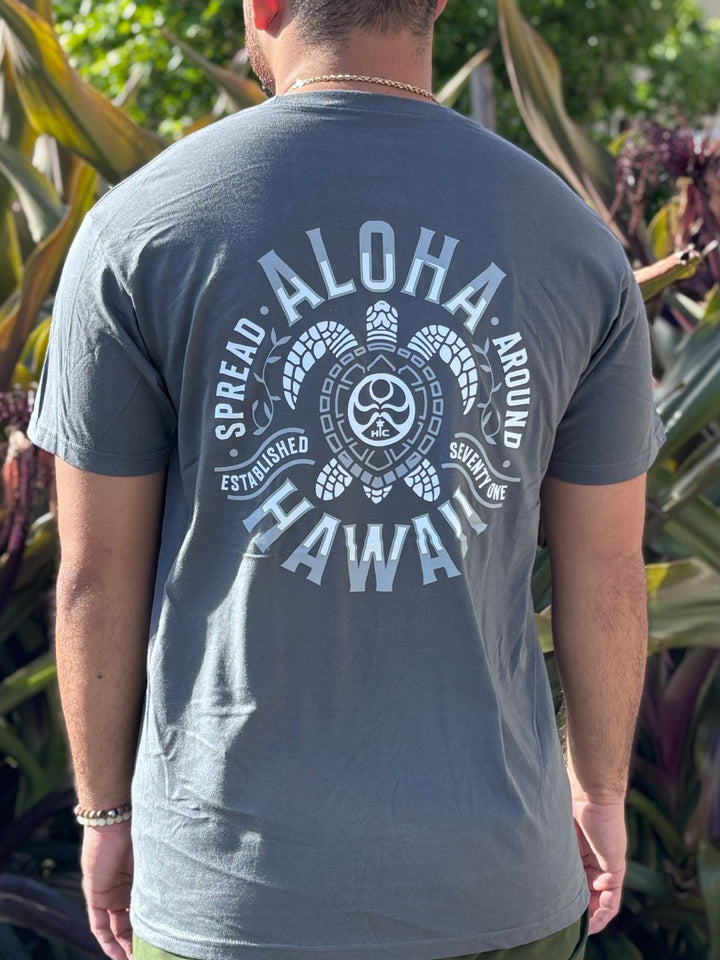 HIC SPREAD ALOHA TURTLE BIG BRADDAH TEE - CHARCOAL