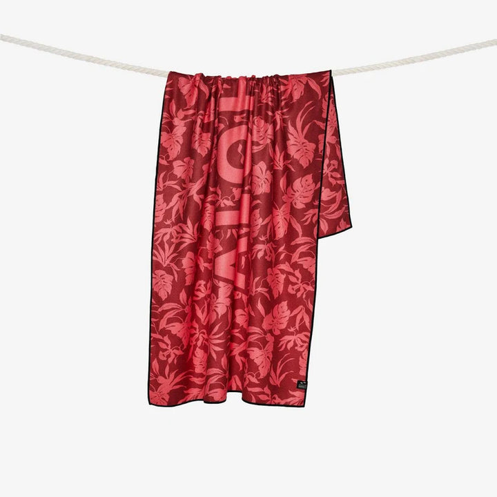 SLOWTIDE ALOHAUKE PERFORMANCE QUICK-DRY TOWEL - GUAVA